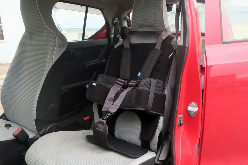 キャロット 障がい児 カーシート チャイルドシート 車載用座位保持椅子