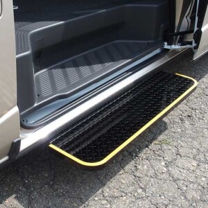 新型ハイエース（9型）対応「電動幅広補助ステップ」販売開始のお知らせ