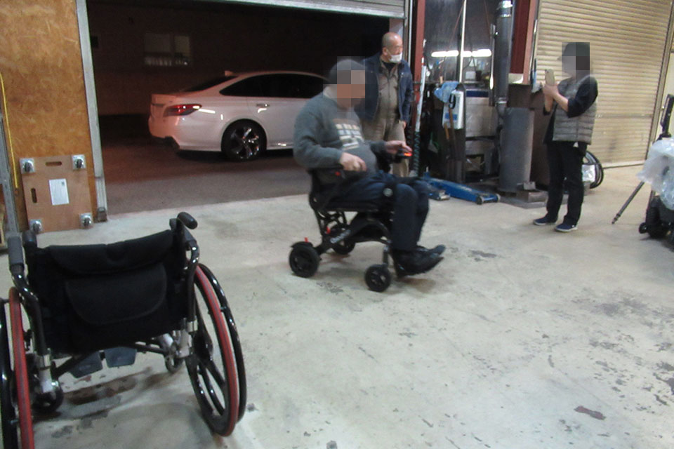 クイッキー 電動車椅子 Q50 R カーボン デモ車の試乗