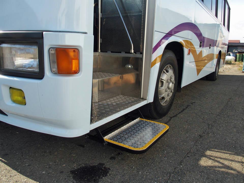日野レインボー バス用 電動大型補助ステップの取付作業を赤裸々に公開します！