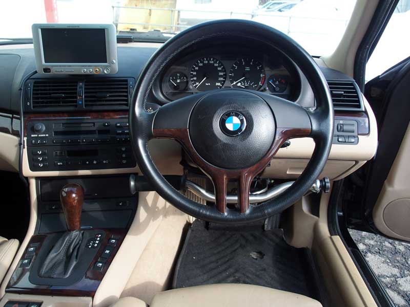 901ハンドコントロール取付事例：BMW・318i ツーリング［E46型］