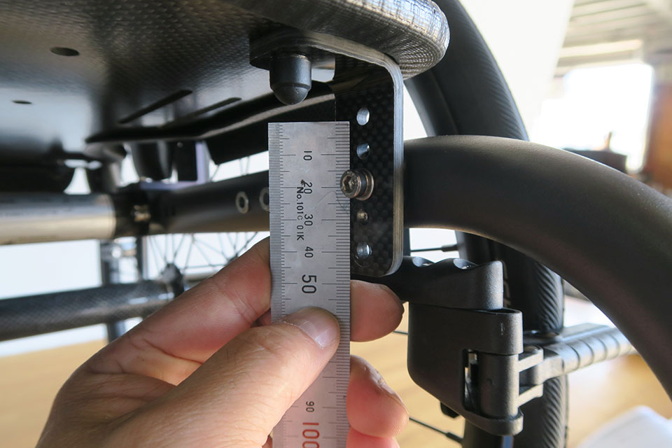 イタリア Aria Wheels ULTRA（ウルトラ）の前座高は450mmで設定。